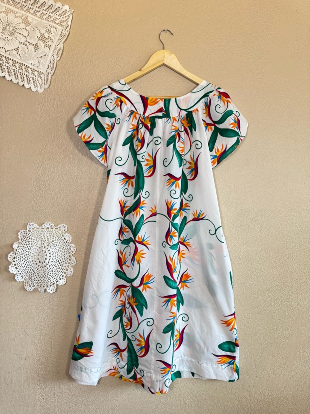 Hilo Hattie Vintage 70s/80s White Bird of Paradise Hawaiian Midi Dress| Size M - Picture 9 of 13